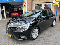 Renault Clio - 1.6 E-Tech Hybrid 145 Equilibre 7.188 km NAP | Automaat | Cruise control | Apple CarPlay