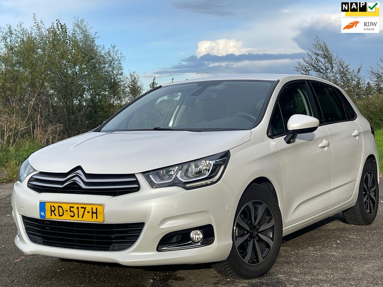 Citroën C4 - 1.2 PureTech I 6 maanden Garantie I Carplay I Automaat I Parkeersensor voor plus Achter I - AutoWereld.nl