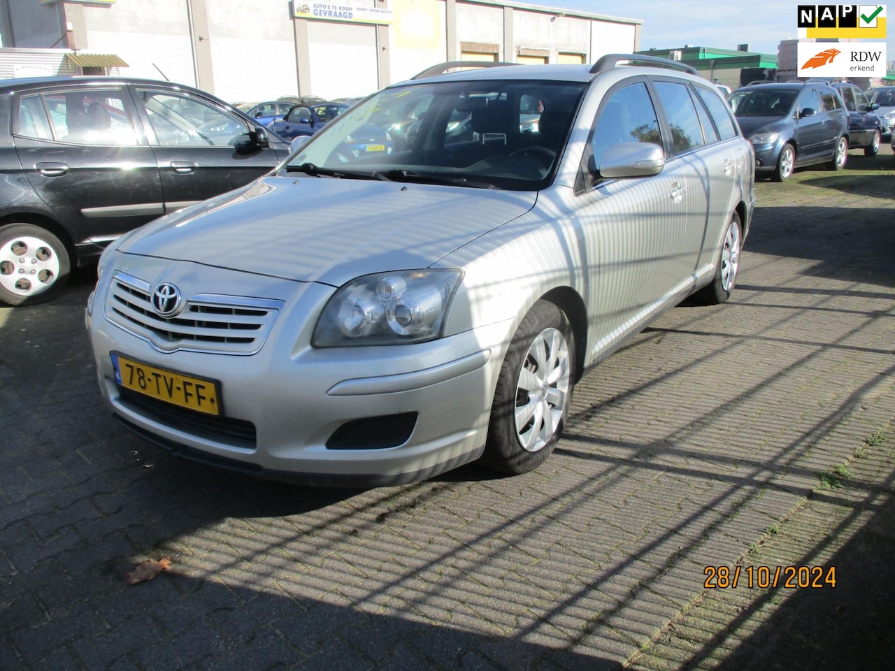 Toyota Avensis Wagon - Toyota Avensis Wagon 2.0 D-4D-F Terra-AIRCO - AutoWereld.nl