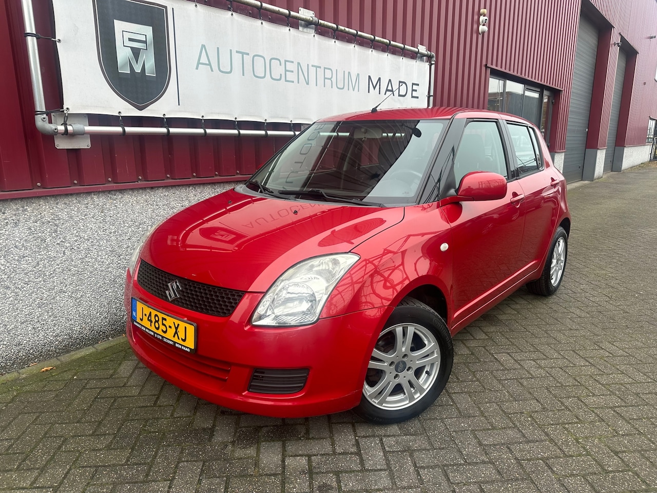 Suzuki Swift - 1.3 Base // 5-DRS // Airco // 110 DKM - AutoWereld.nl