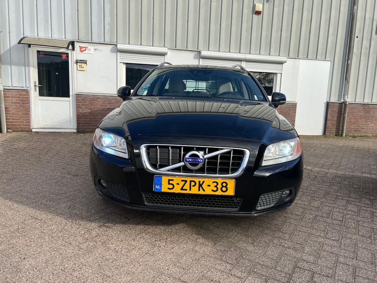 Volvo V70 - 1.6 T4F Momentum 1.6 T4F Momentum - AutoWereld.nl