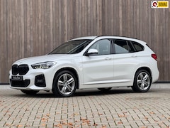 BMW X1 - XDrive25e High Executive / M-Sport / Dealer Onderh /