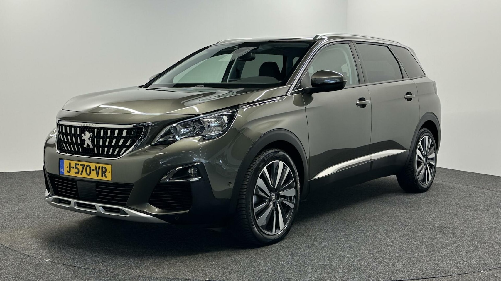 Peugeot 5008 - 1.2 PureTech Blue Lease Premium|Half leder|7 Persoons|AppleCarplay|Cruise|NAP| - AutoWereld.nl