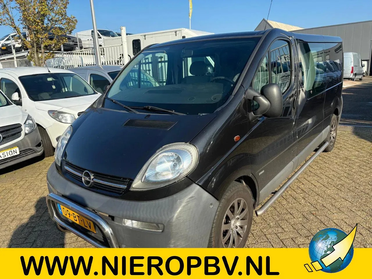 Opel Vivaro - 2.5 dti 99kw l2h1 dubcab airco navi - AutoWereld.nl