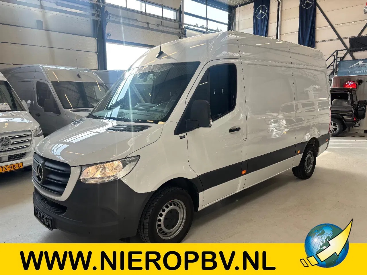 Mercedes-Benz Sprinter - 317CDI L2H2 Automaat Airco Navi Cruisecontrol 44000KM 5x Op Voorraad - AutoWereld.nl