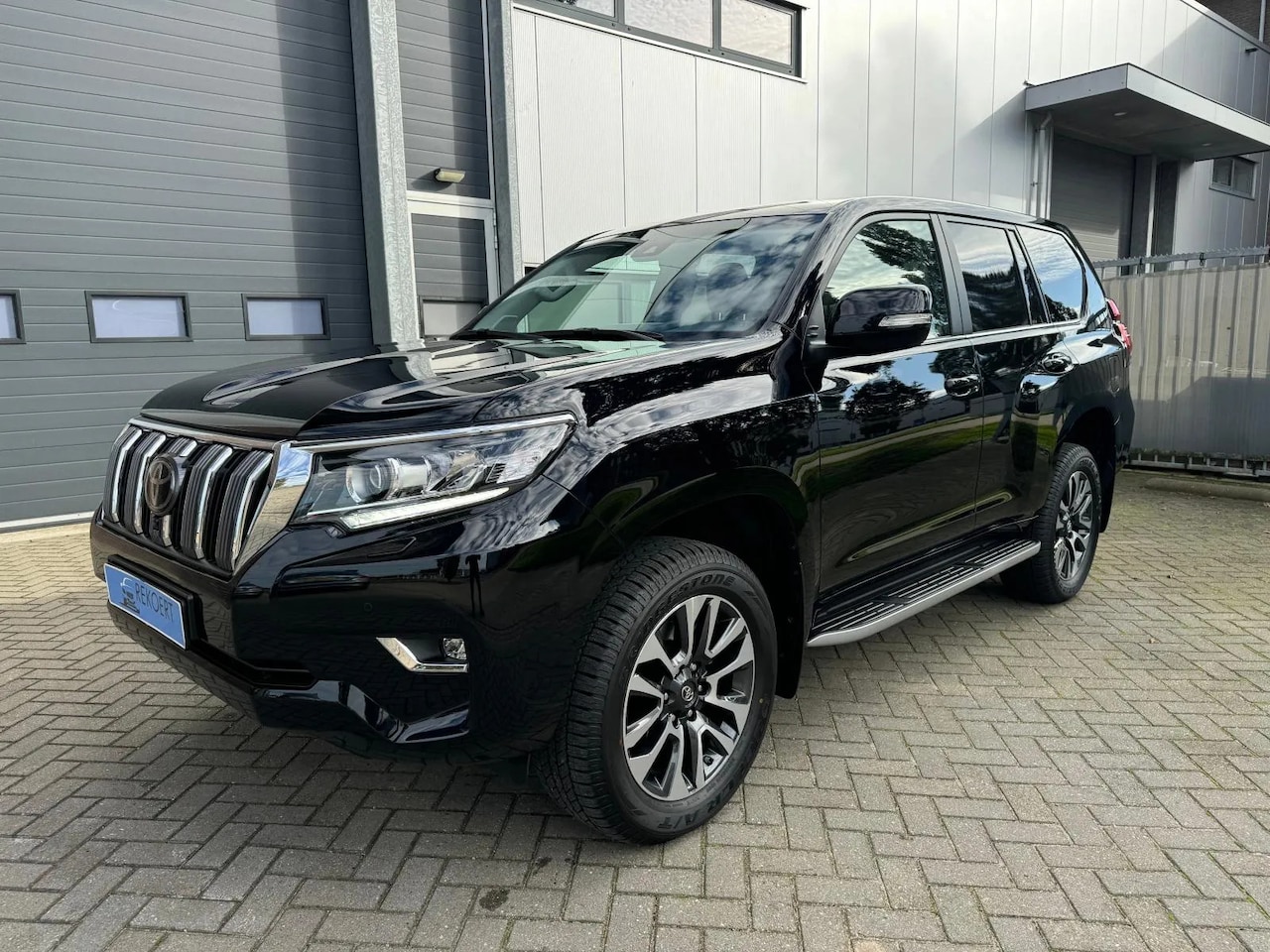 Toyota Land Cruiser - 2.8 D-4D Professional VAN 204PK, Stoelventilatie, 360 Camera, Trekhaak, LED, Leder etc. - AutoWereld.nl