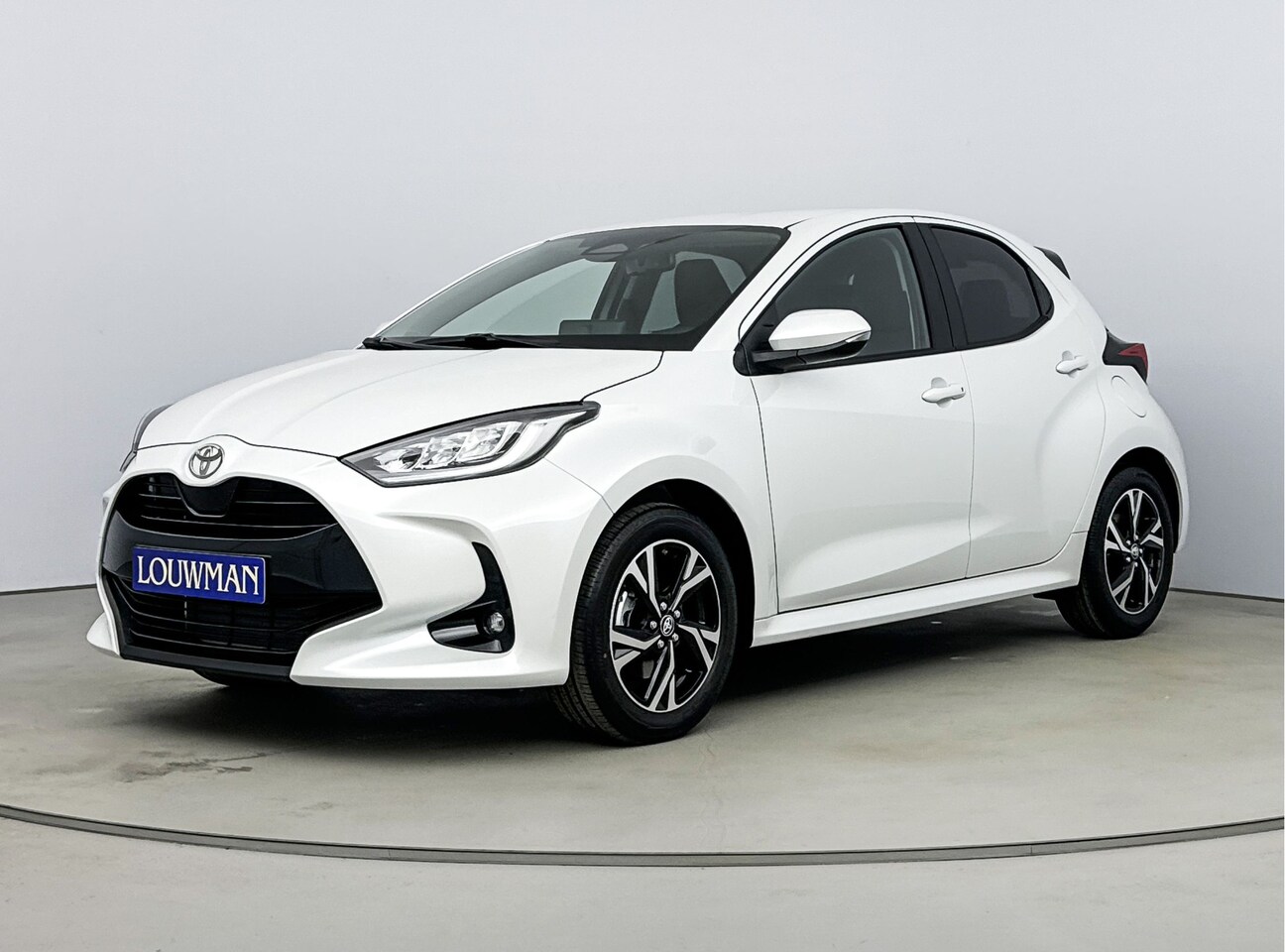 Toyota Yaris - Hybrid 115 First Edition | LED Verlichting | Smart Entry | Online Navigatie |* - AutoWereld.nl