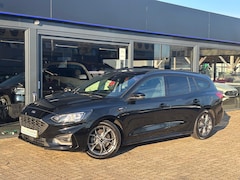 Ford Focus Wagon - 1.0 EcoBoost Titanium Business