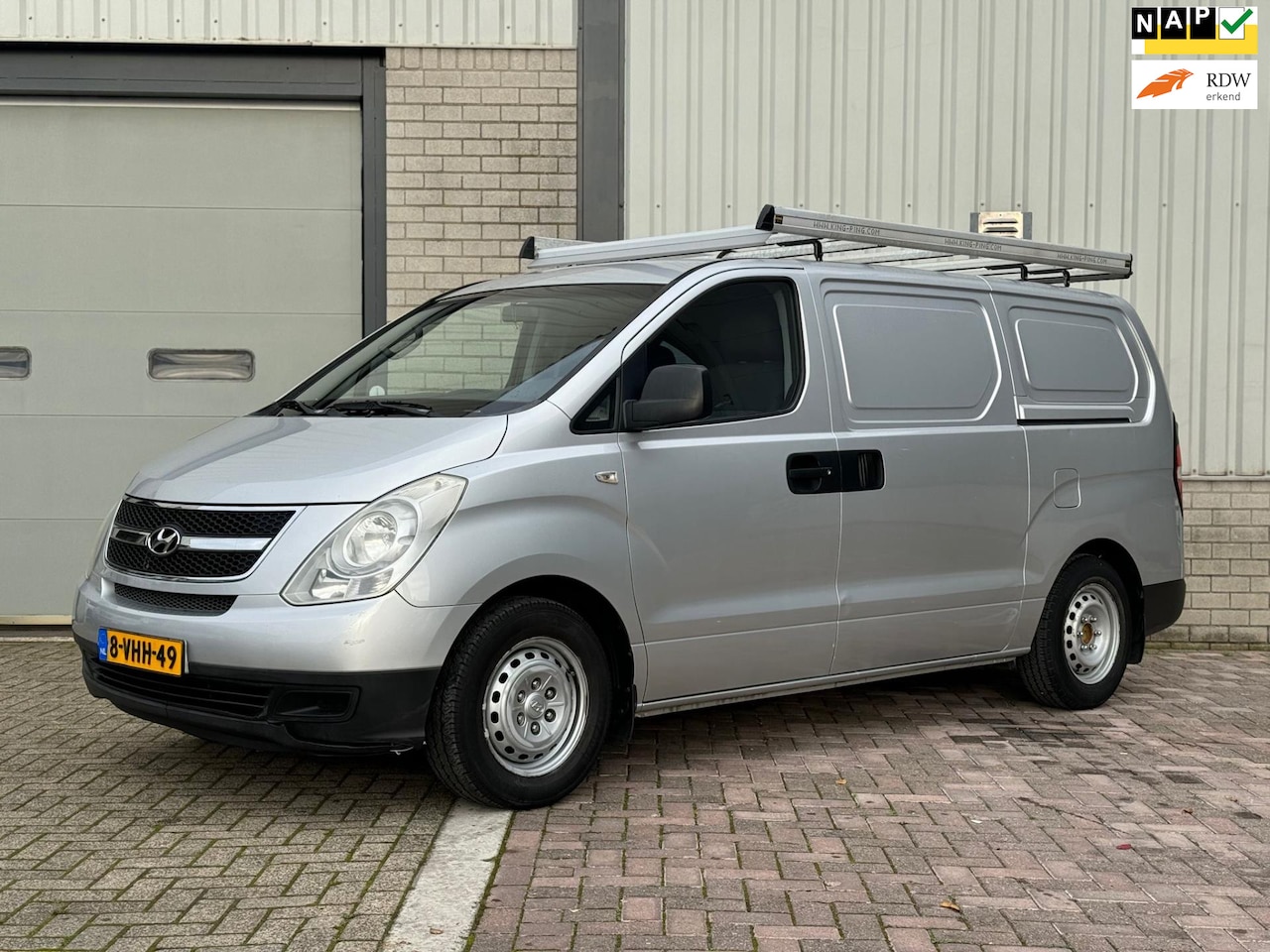 Hyundai H 300 - 2.5 CRDi Dynamic DC AIRCO/NAP - AutoWereld.nl