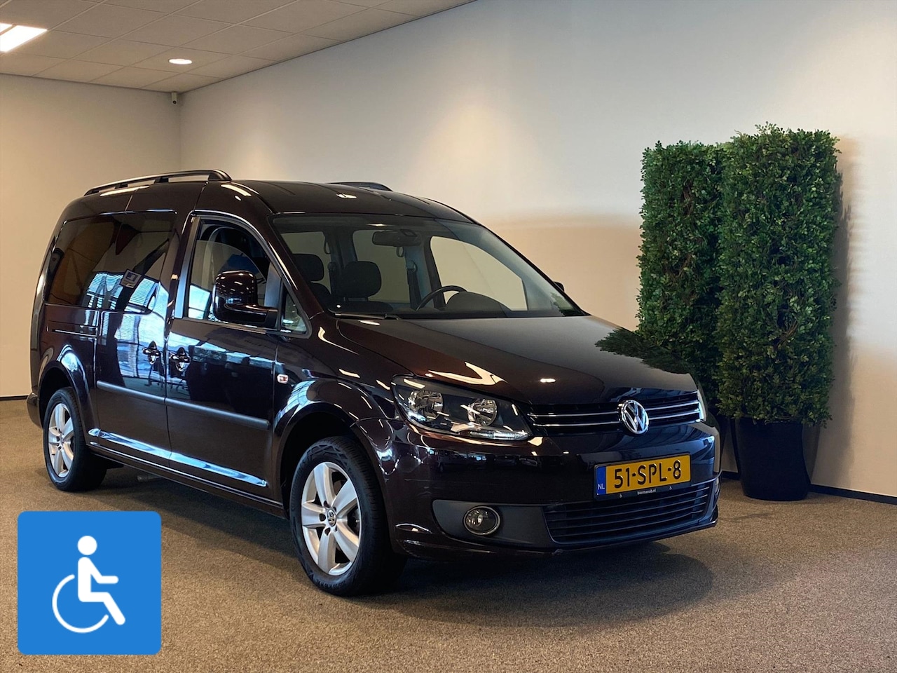 Volkswagen Caddy Maxi - Rolstoelauto (airco) 5+1 Luchtvering Draaistoel Turny Evo - AutoWereld.nl