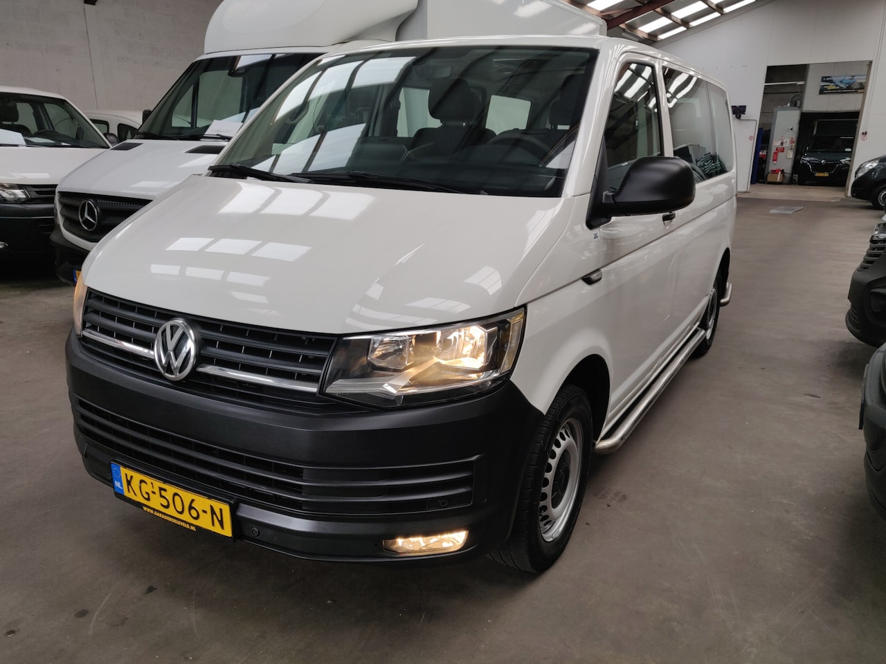 Volkswagen Transporter Kombi - PERSONENBUS AUTOM - AutoWereld.nl