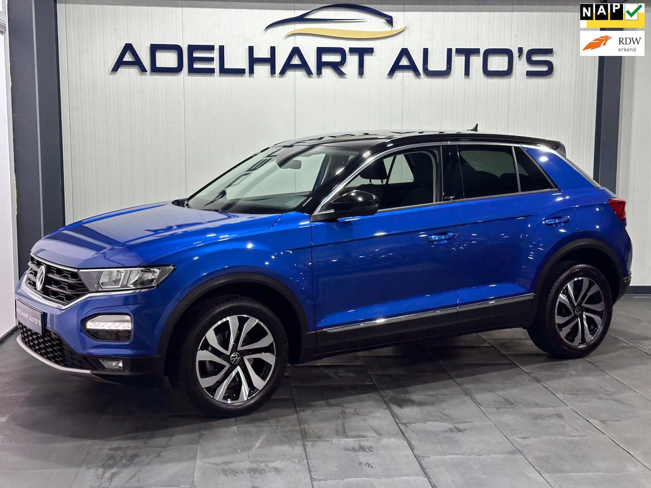 Volkswagen T-Roc - 1.5 TSI Style 150 PK DSG Automaat / Navigatie full map / Climate control / Parkeer sensore - AutoWereld.nl