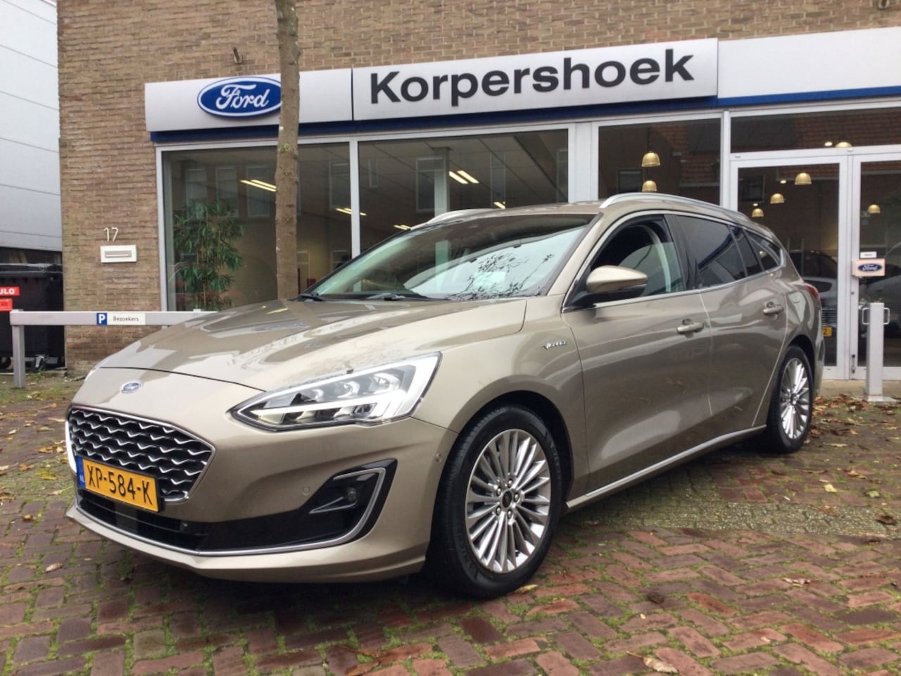 Ford Focus Wagon - 1.0 125 pk EcoB. Vignale - AutoWereld.nl