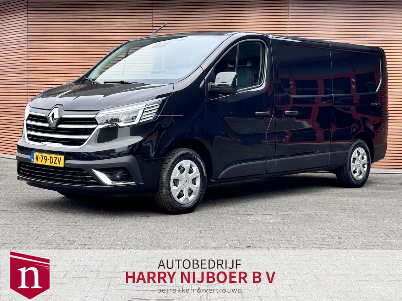 Renault Trafic - 2.0 dCi 130 T30 L2H1 Work Edition 2 keer SD / Laadruimte pakket / 360 Camera - AutoWereld.nl