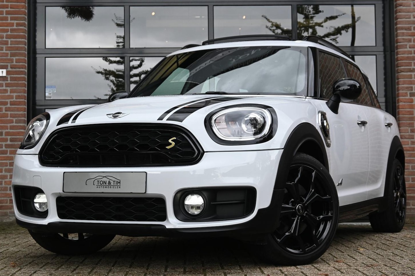 MINI Countryman - Mini 2.0 Cooper S E ALL4 BLACK Pano Leder Cruise '18 - AutoWereld.nl