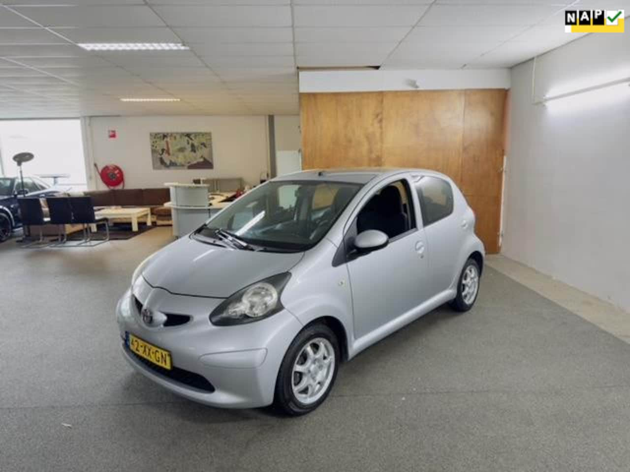 Toyota Aygo - 1.0-12V + Apk Nieuw,Airco,E-Ramen,Android scherm,N.A.P,Lm velgen,5Deurs,Topstaat!! - AutoWereld.nl