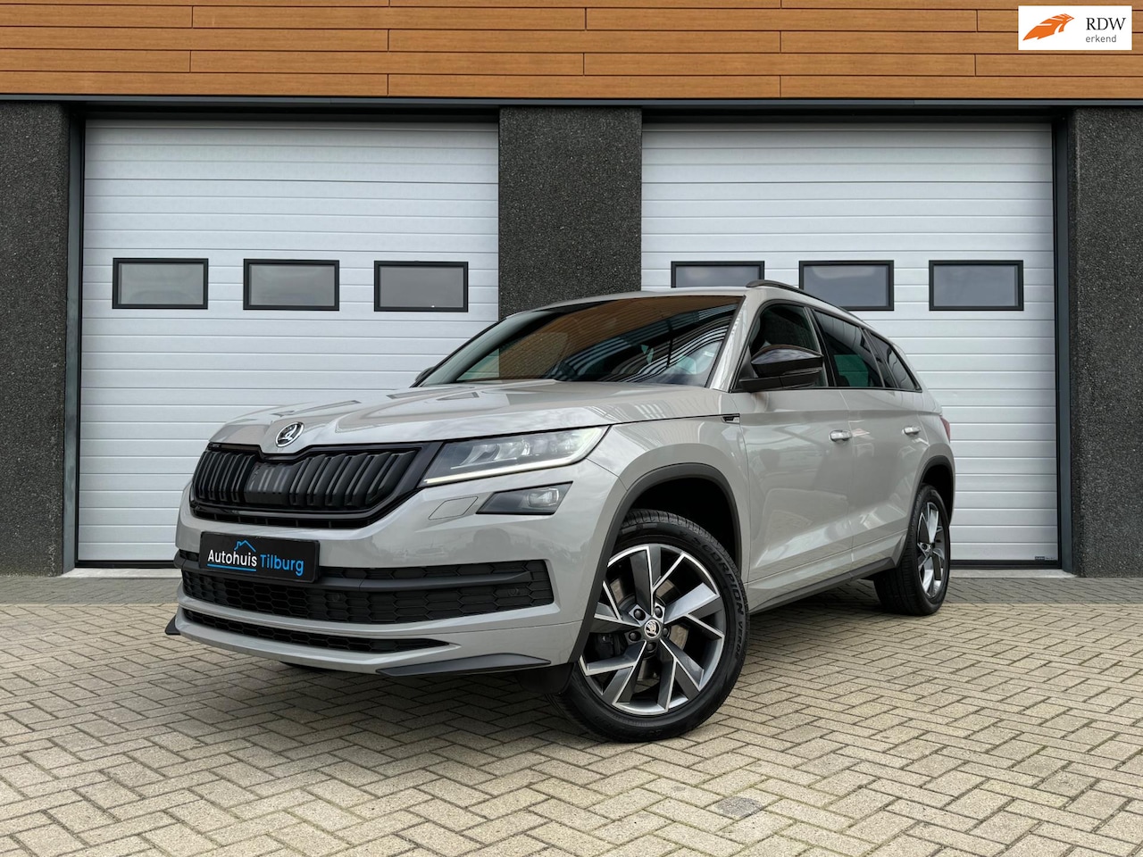 Skoda Kodiaq - 2.0 TSI 4x4 Sportline 190PK Pano Trekhaak Virtual - AutoWereld.nl