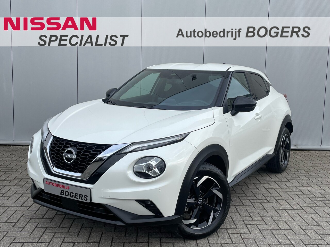 Nissan Juke - 1.0 DIG-T N-Connecta Automaat Navigatie, Climate Control, Cruise Control, LED, 17"Lm, Stoe - AutoWereld.nl