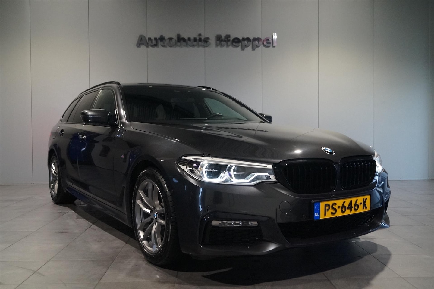 BMW 5-serie - 520i LED | Head-up display | M sport-onderstel | Dealer onderhouden | - AutoWereld.nl