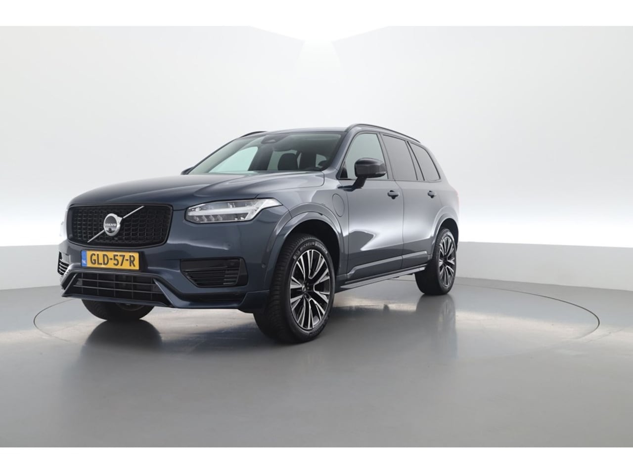 Volvo XC90 - 2.0 T8 Recharge AWD Plus Dark 2.0 455PK T8 Recharge AWD Plus Dark - AutoWereld.nl