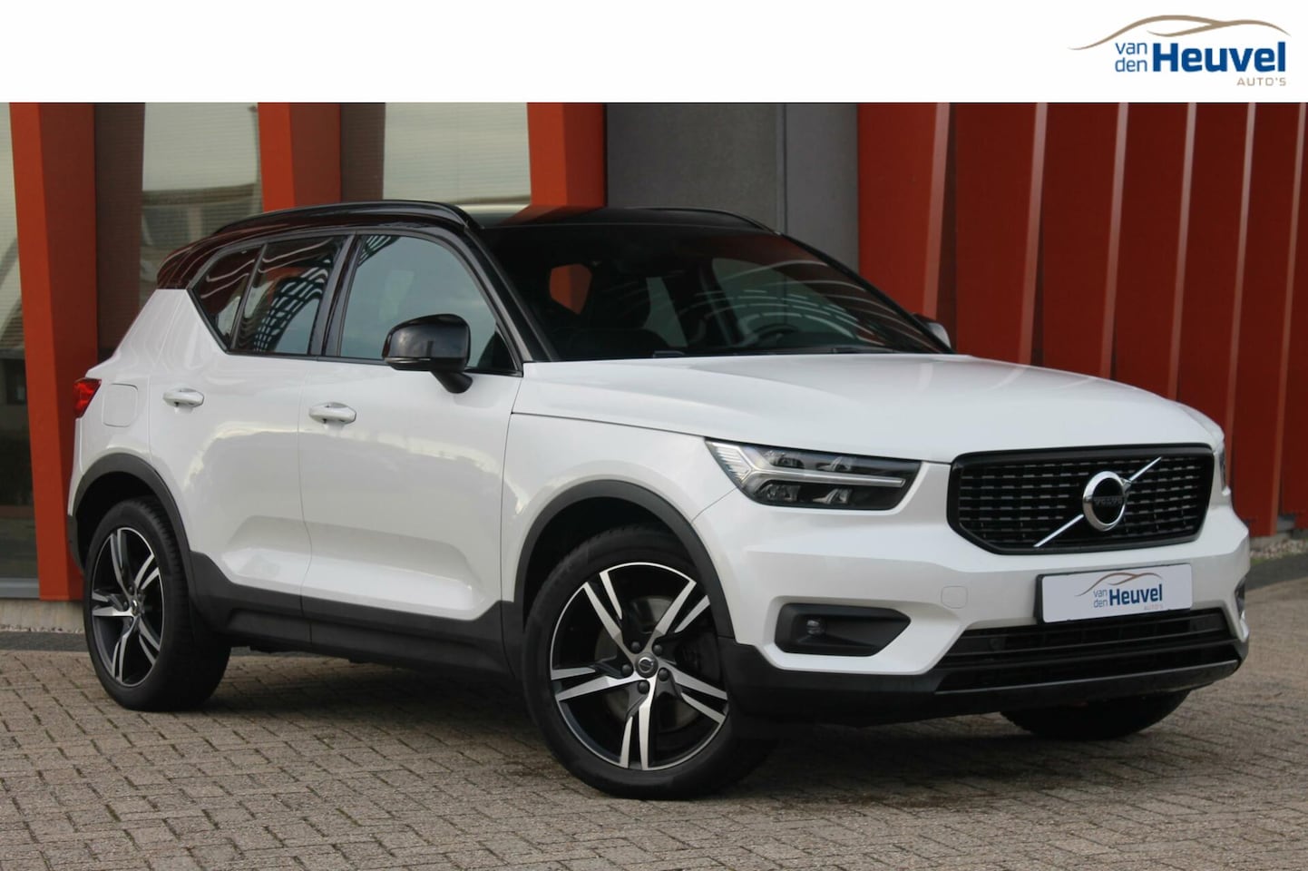 Volvo XC40 - T5 Recharge R-Design | Trekhaak | Keyless - AutoWereld.nl