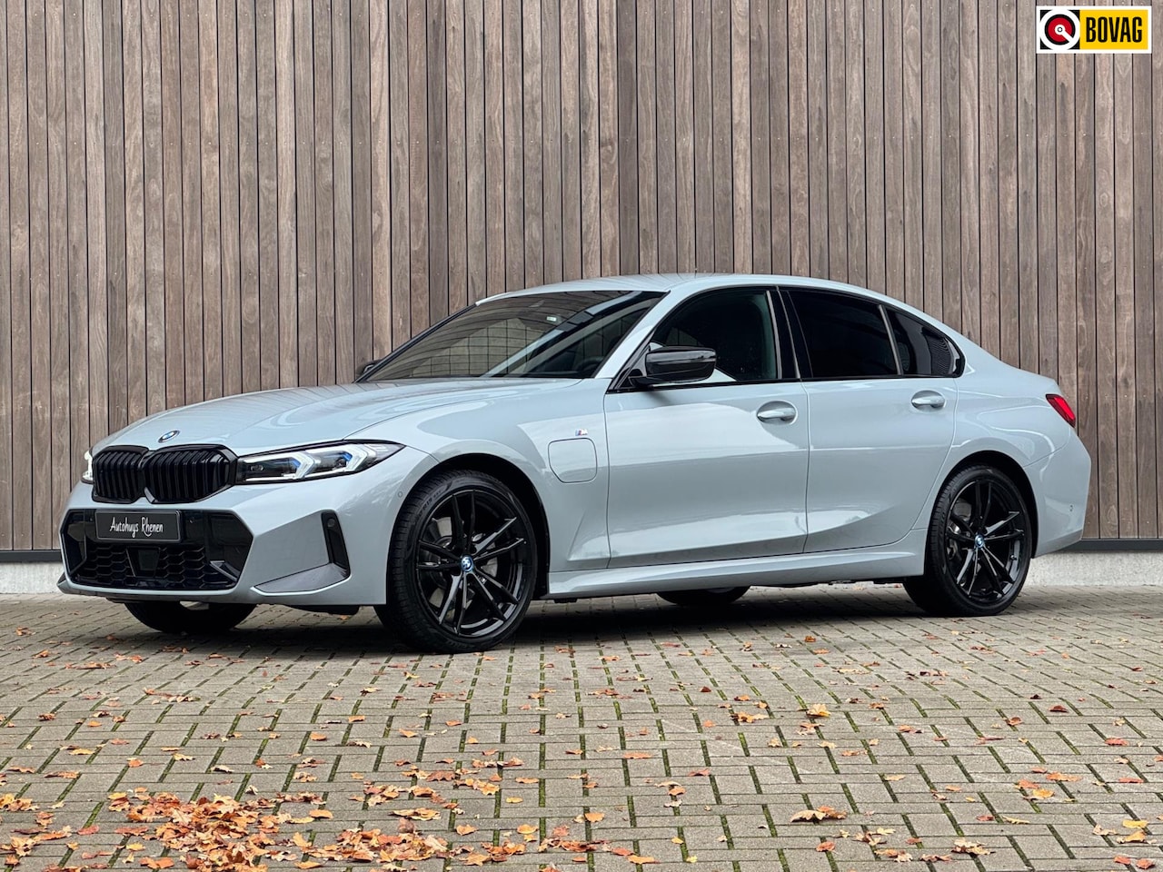 BMW 3-serie - 330e xDrive M-Sport / Laser / ACC / Stuurverw / - AutoWereld.nl