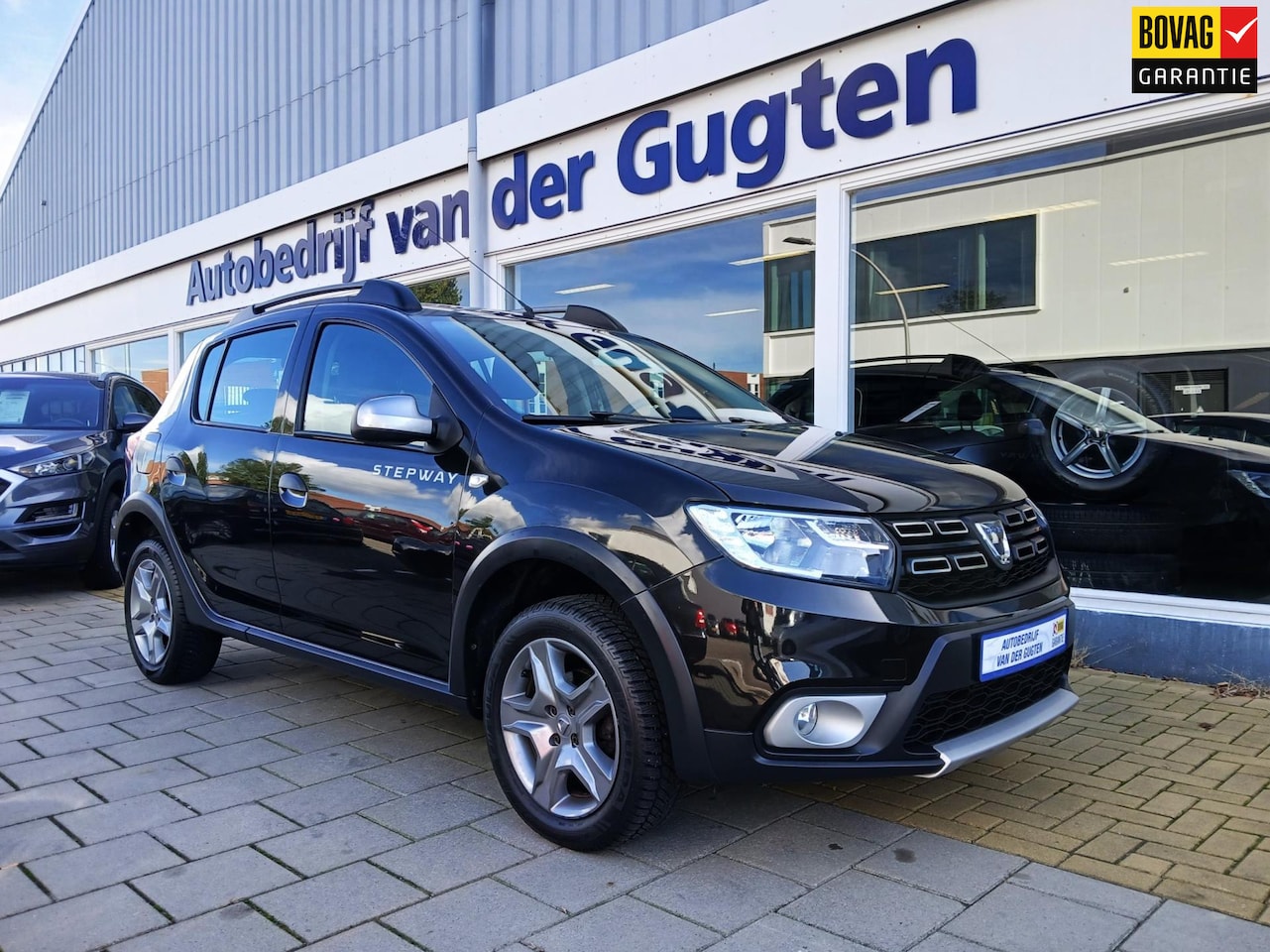 Dacia Sandero - 0.9 TCe Laureate / Parkeersensoren / Navi / Camera /....... / - AutoWereld.nl