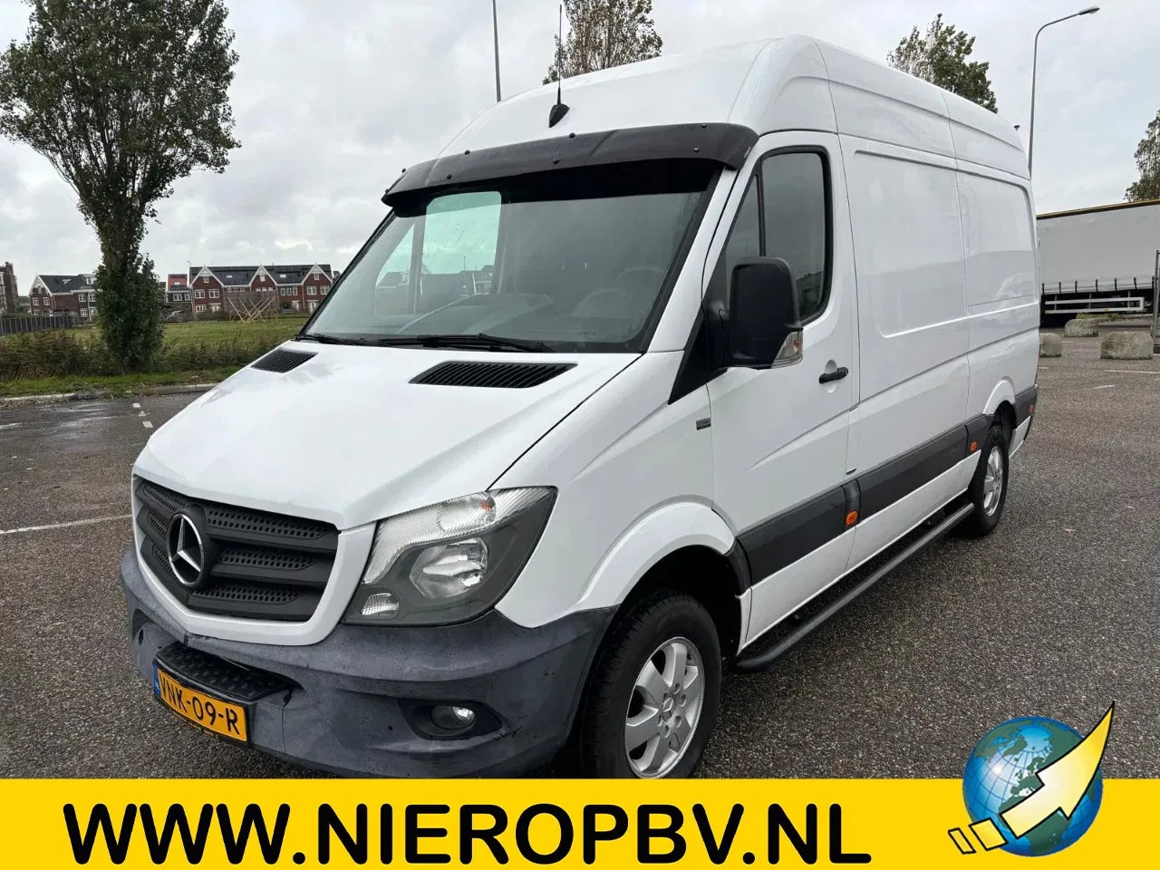 Mercedes-Benz Sprinter - l2h2 319cdi 6cil airco sportwiel euro6 - AutoWereld.nl