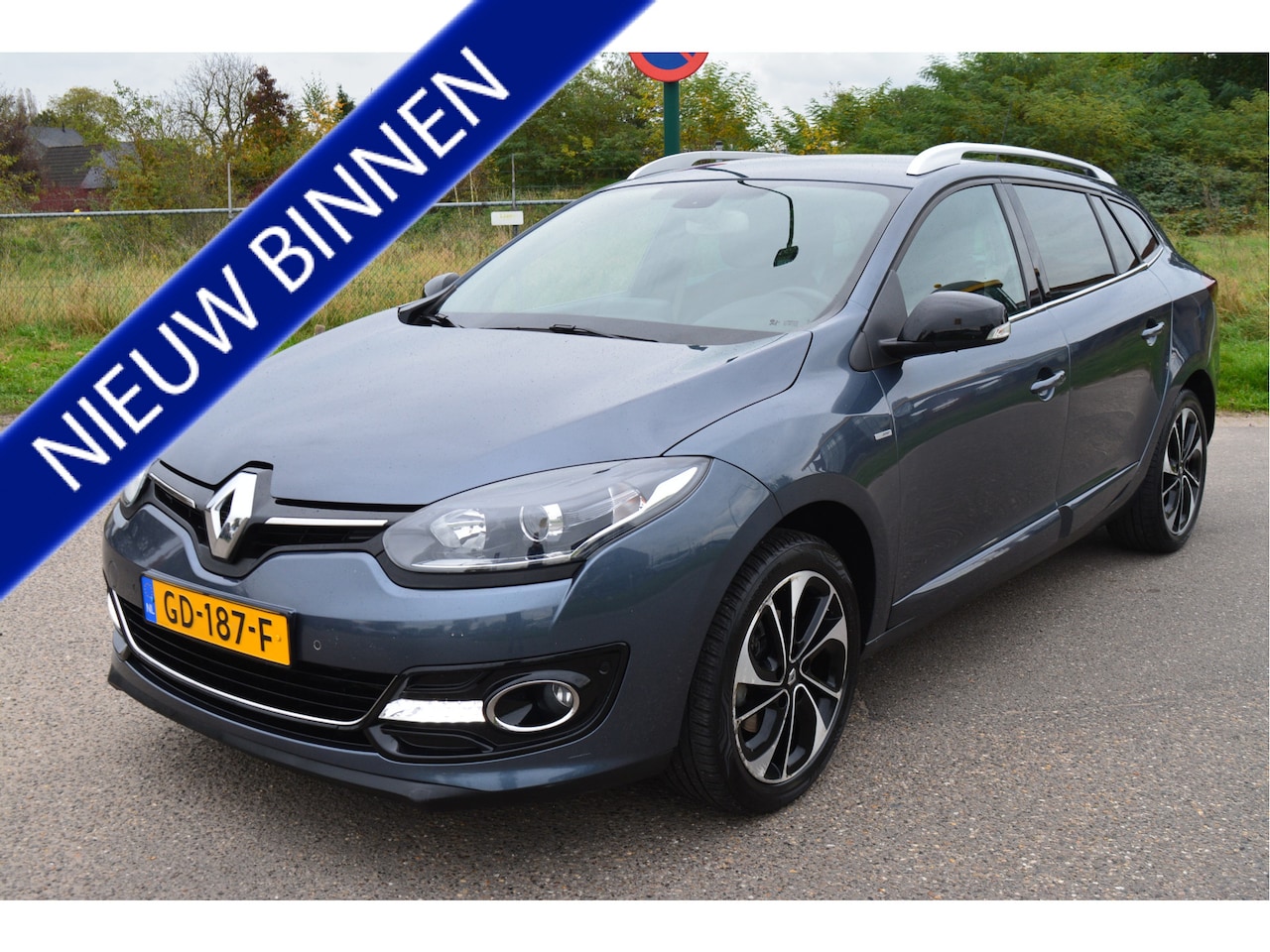 Renault Mégane Estate - 1.2 TCe Bose | Navigatie | Leder | Clima | Cruise | PDC | Trekhaak. VERKOOP TELEFONISCH BE - AutoWereld.nl