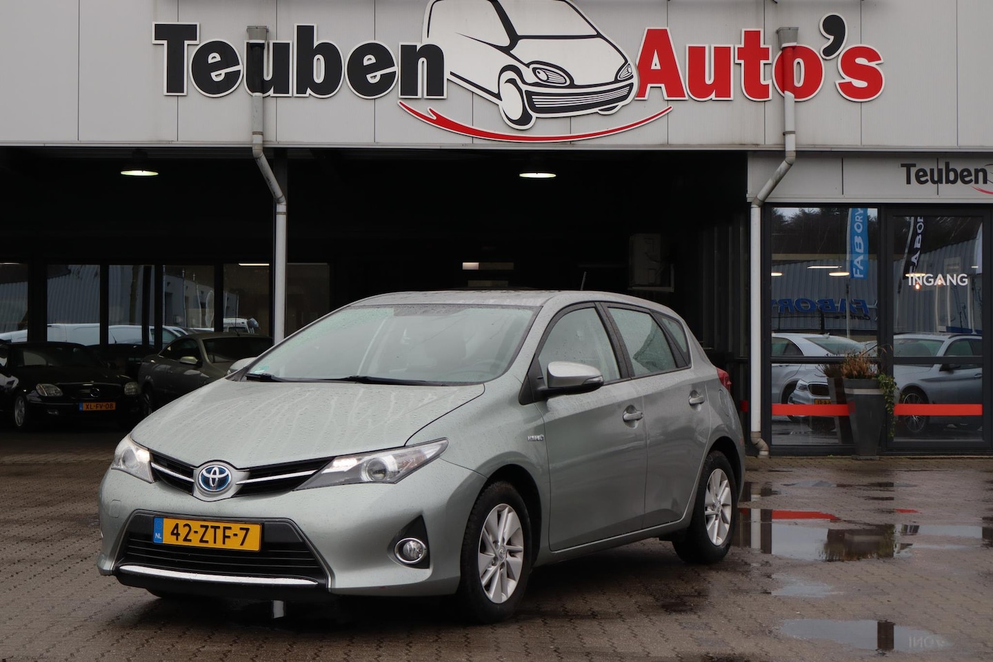 Toyota Auris - 1.8 Hybrid Aspiration Navigatie, Camera, Airco, Climate control, Cruise control - AutoWereld.nl