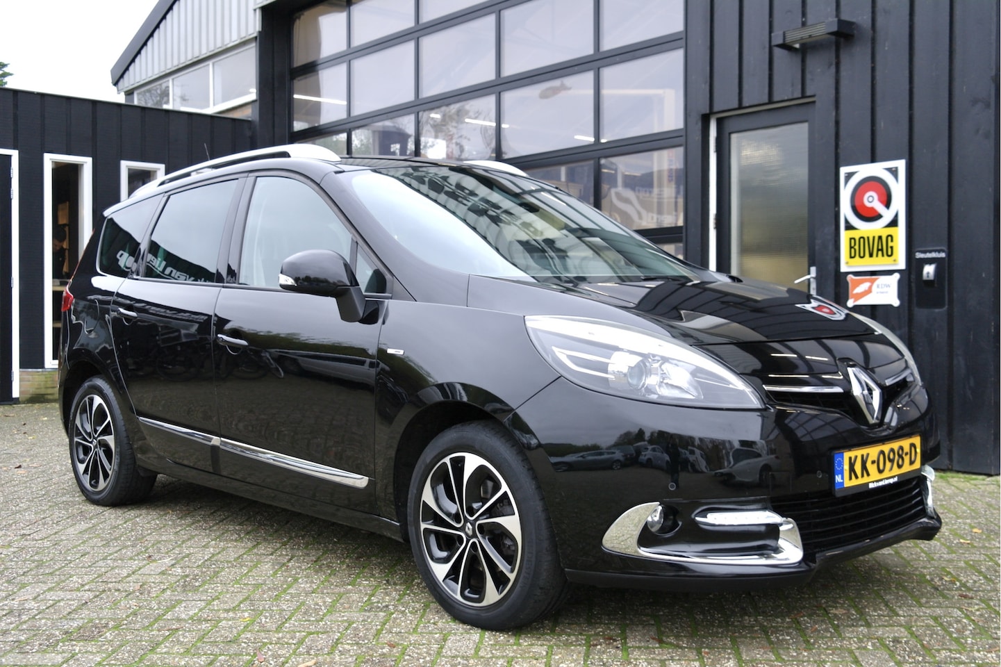 Renault Grand Scénic - 1.2 TCe Bose | Cruise | Dealer Onderhouden | Camera | Trekhaak - AutoWereld.nl