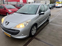 Peugeot 206 - GERESERVEERD