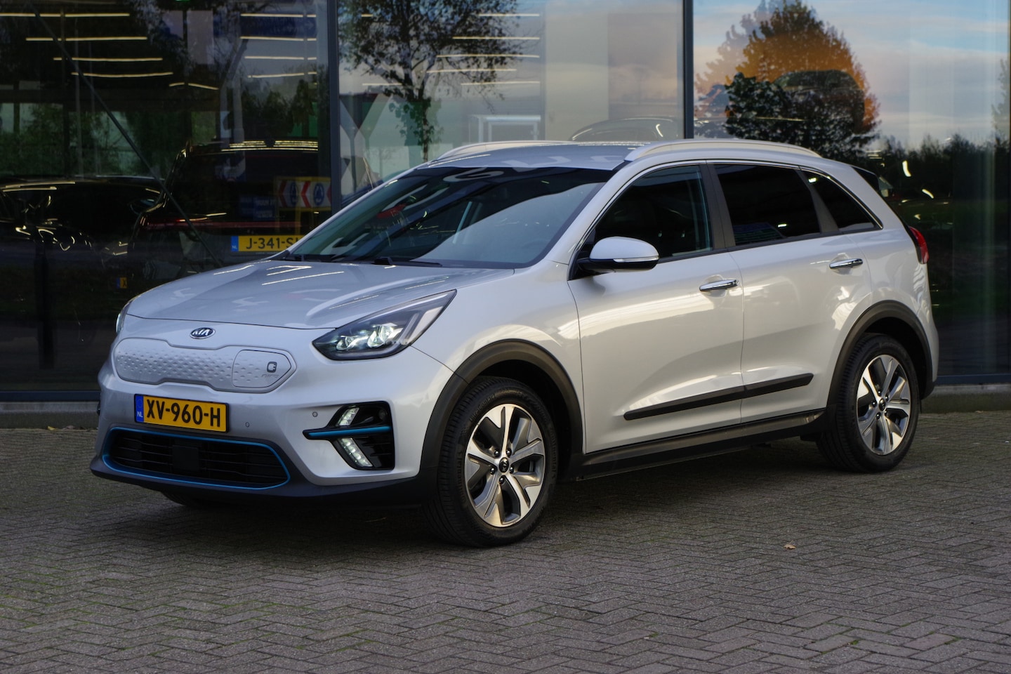 Kia e-Niro - ExecutiveLine 64 kWh ExecutiveLine 64 kWh, Leder, Camera, Apple-Carplay, JBL Sound, Adap. Cruise Control - AutoWereld.nl