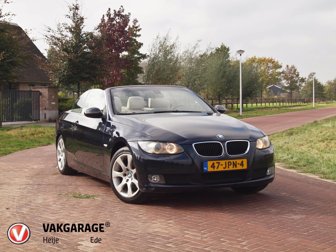 BMW 3-serie Cabrio - 320i Spring | Cabrio | Trekhaak | Sportstoelen | Navigatie | - AutoWereld.nl