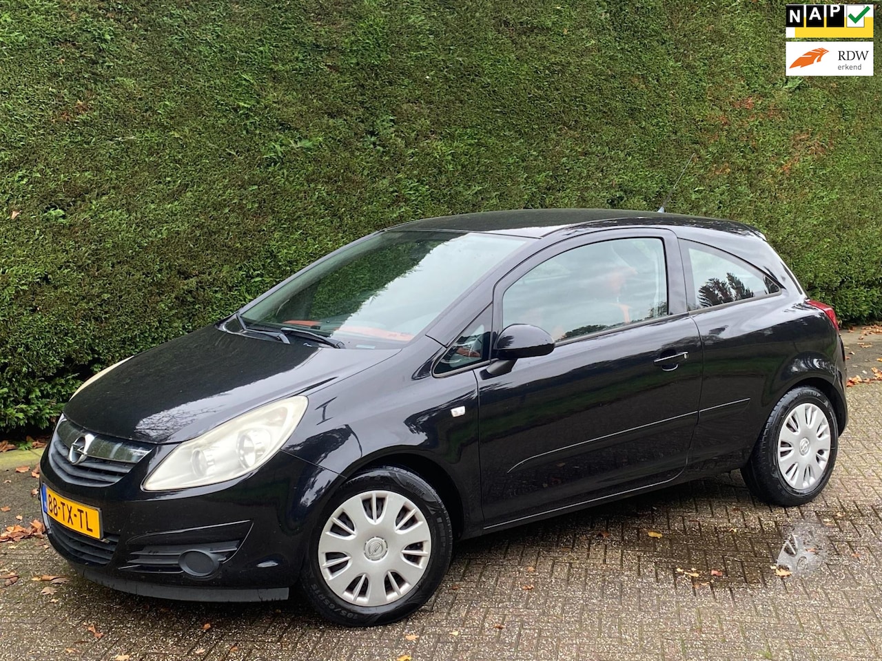 Opel Corsa - 1.4-16V RIJDT GOED/AIRCO IJSKOUD/APK 11-2025!!! - AutoWereld.nl