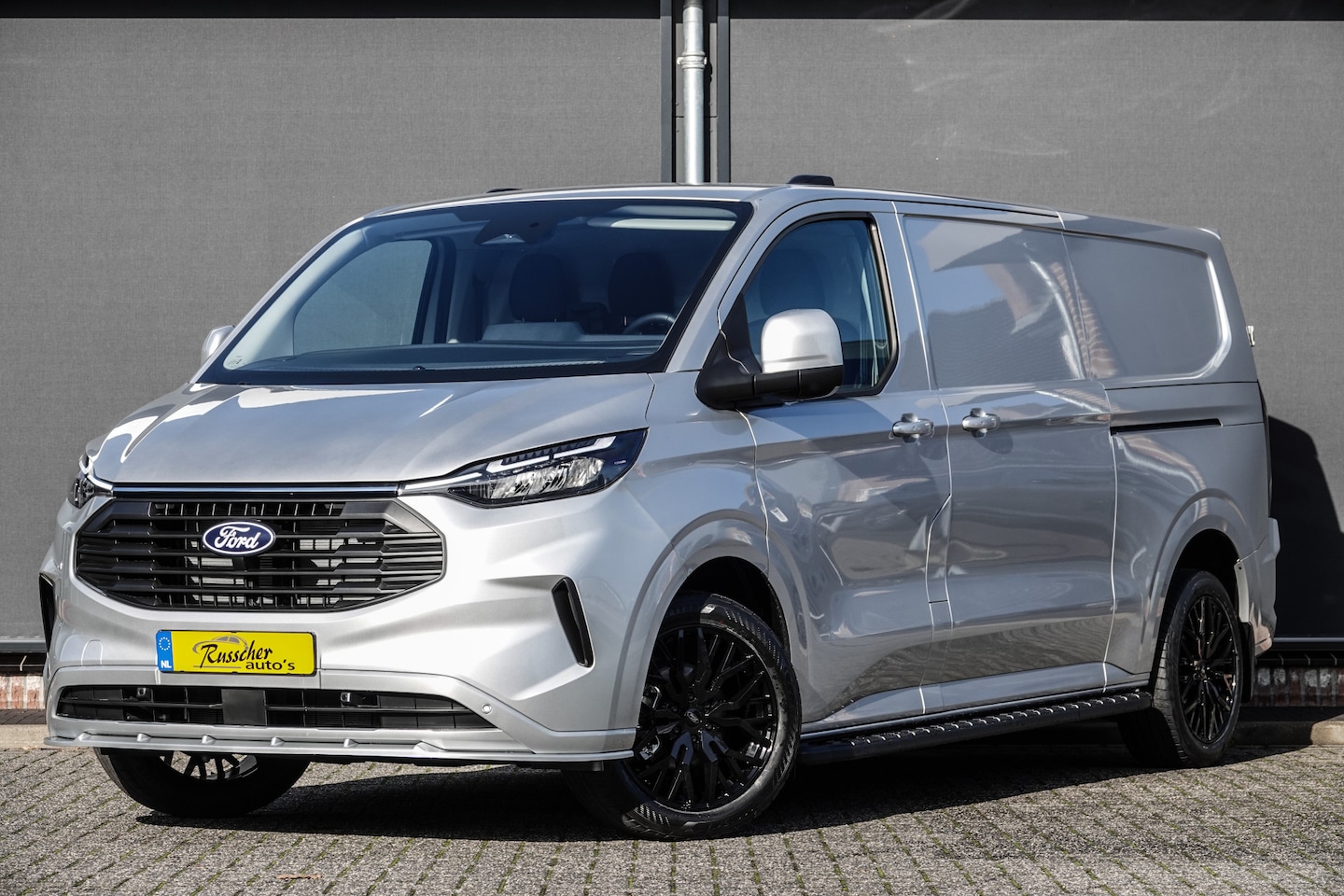 Ford Transit Custom - L2H1 2.0Tdci 170Pk Aut. | 19'' | Spoilerpack | Trekhaak Wegklapbaar | Moondust Zilver - AutoWereld.nl