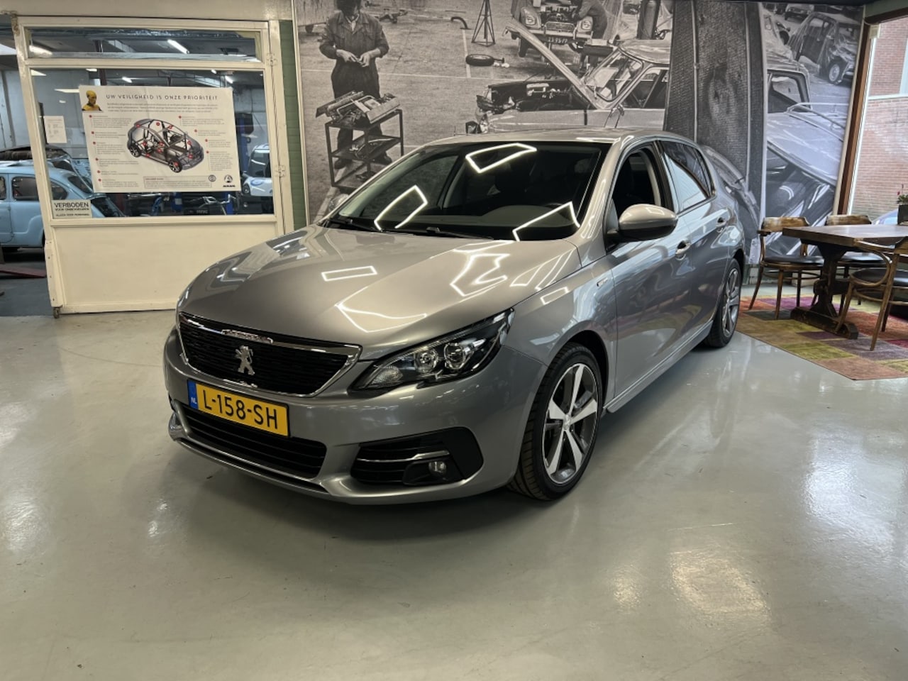 Peugeot 308 - 1.2 PureTech Allure AUTOMAAT - AutoWereld.nl