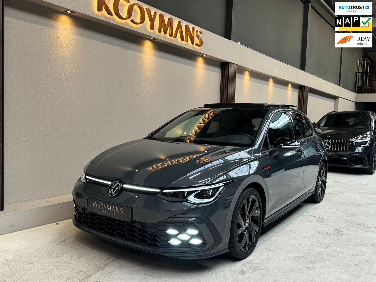 Volkswagen Golf - 2.0 TSI GTI BLACKSTYLE/PANO/CAMERA/CARPLAY/SFEER/MATRIX LED - AutoWereld.nl