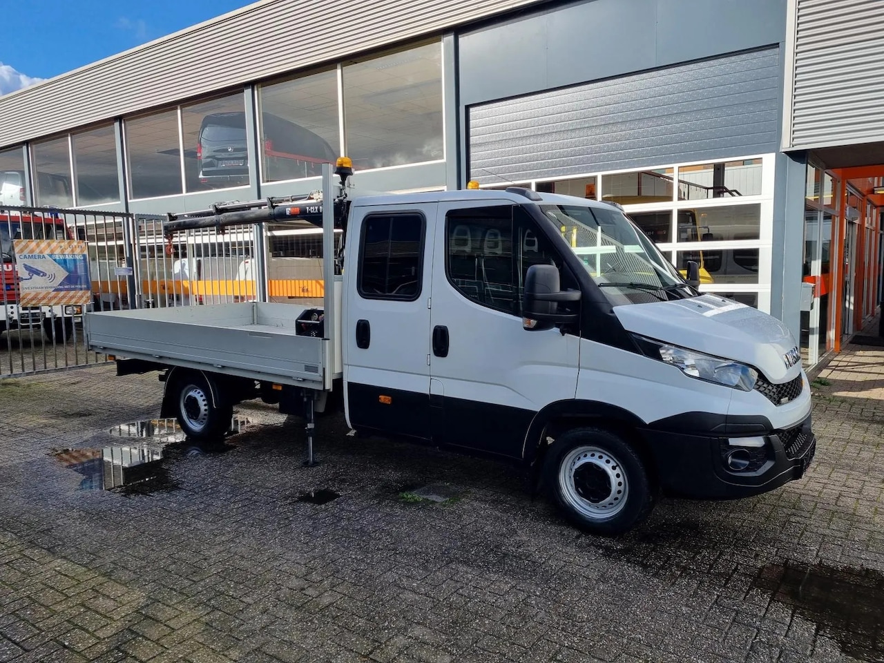 Iveco Daily - 35S17 Hi-Matic Pick up / Kraan HIAB / Dubbele Cabine / Euro 6 - AutoWereld.nl