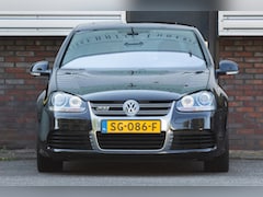 Volkswagen Golf - 3.2 R32