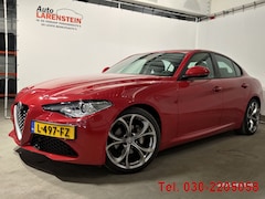 Alfa Romeo Giulia - 2.0T 200pk Super Business 147kw Navi / Carplay / Camera / Navi / Winter Pack