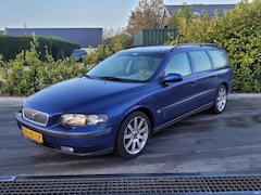 Volvo V70 - 2.4 170PK | Automaat | 7Pers | Clima | Stoelverwarming |