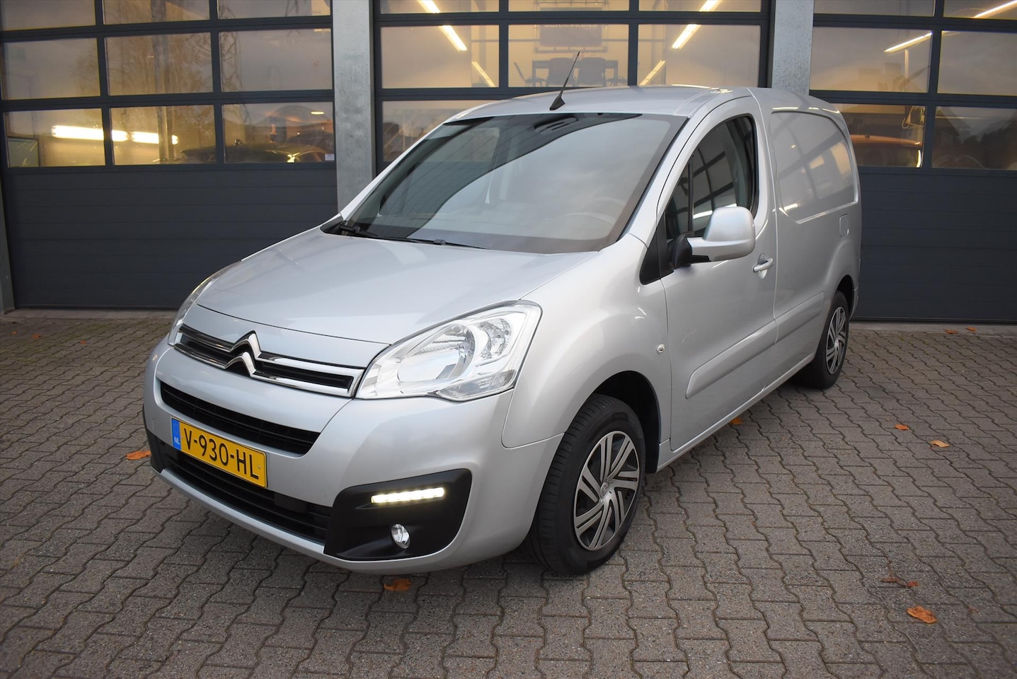 Citroën Berlingo - GB 1.6 BlueHDi 75pk Business - AutoWereld.nl