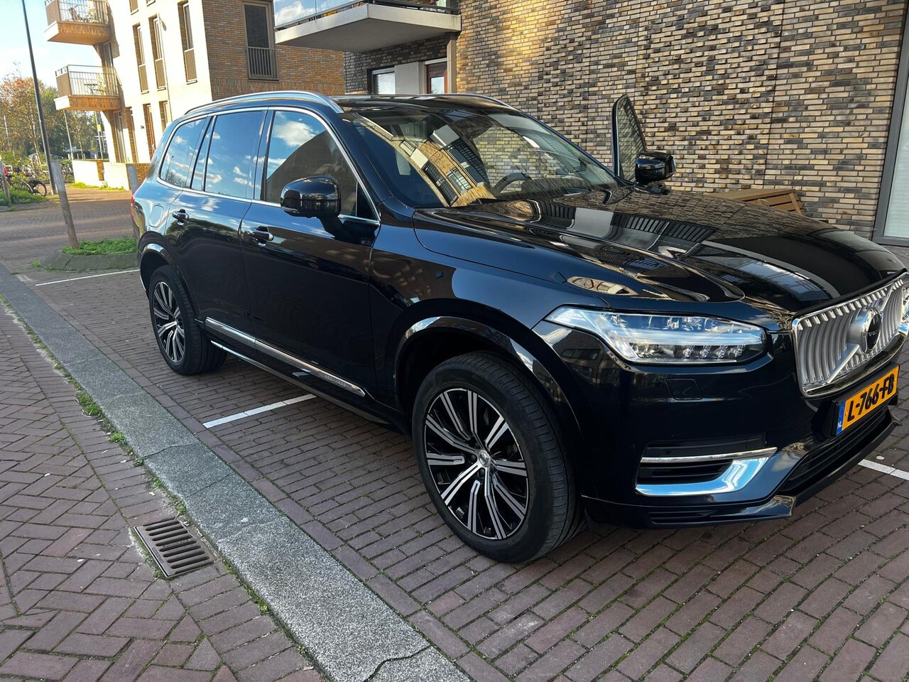 Volvo XC90 - 2.0 T8 Recharge AWD Inscription Expression Plug-in Hybrid Benzine | In zeer nette staat - AutoWereld.nl