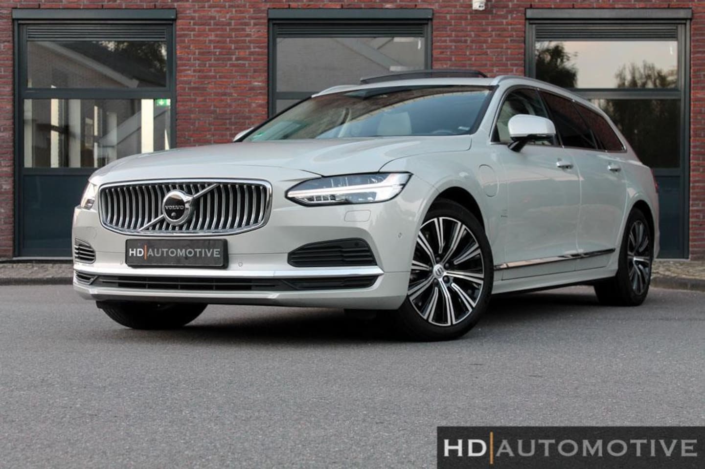 Volvo V90 - 2.0 T6 AWD Inscription Exclusive PANO HUD 360 FULL! - AutoWereld.nl