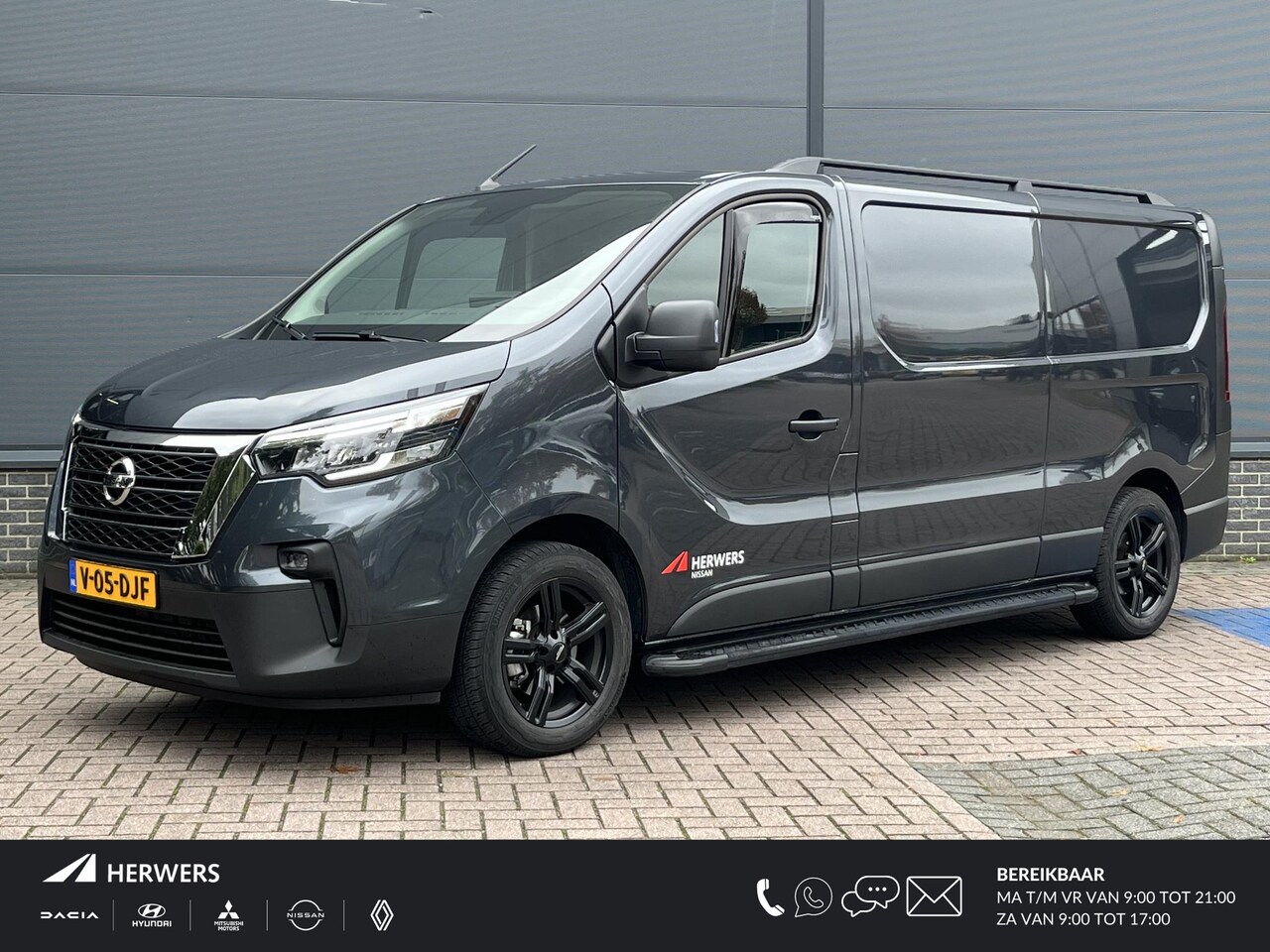 Nissan Primastar - 2.0 dCi L2H1 Acenta / Trekhaak / Navigatie / Zijschuifdeur Rechts / Camera / Airco - AutoWereld.nl