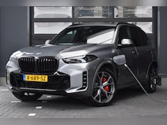 BMW X5 - xDrive50e M Sportpakket Pro / OP VOORRAAD / SUPERCOMPLEET / PANORAMADAK / MASSAGESTOELEN /