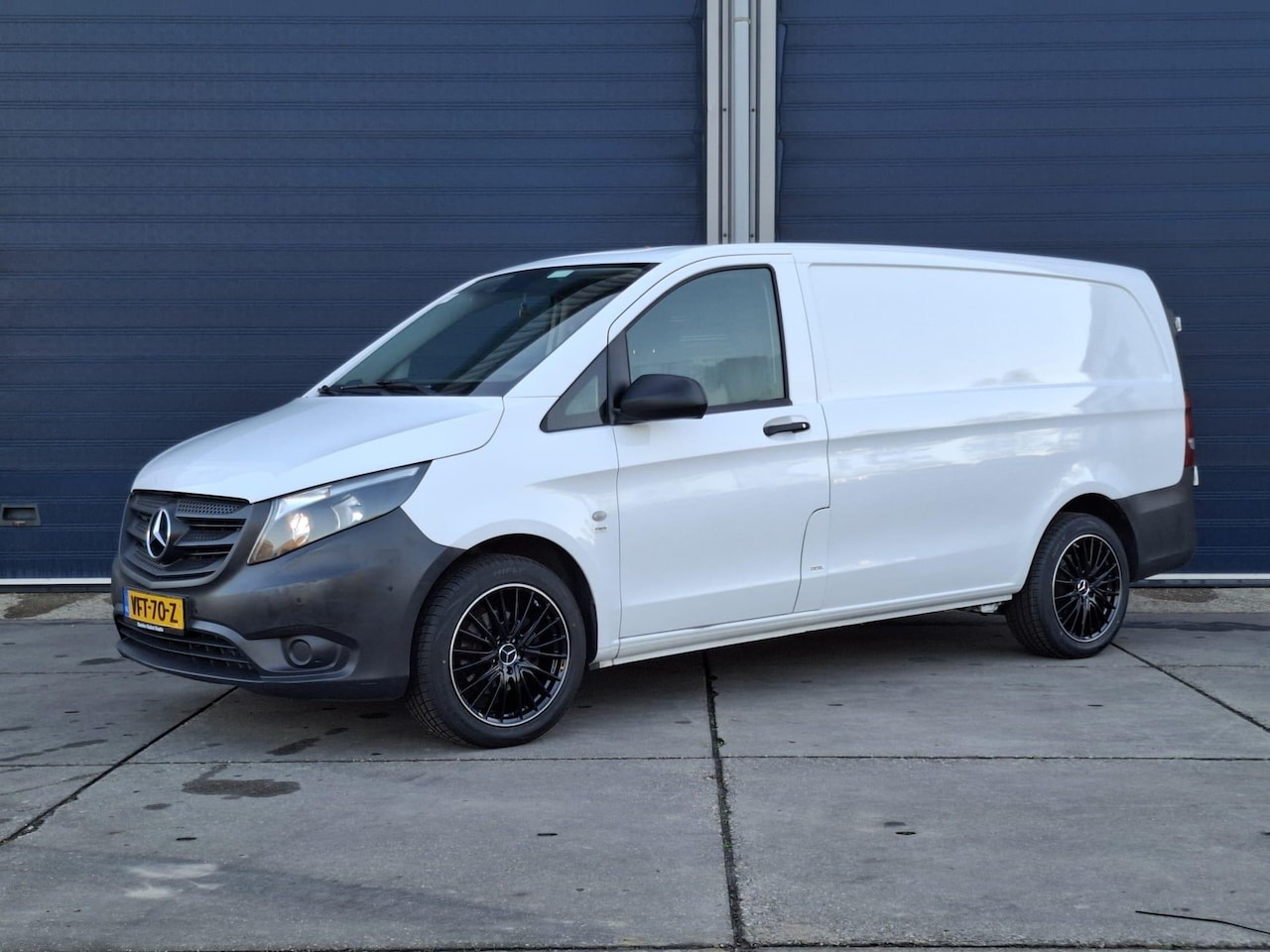 Mercedes-Benz Vito - 114 CDI Lang AIRCO / CRUISE CONTROLE / NAVI / TREKHAAK - AutoWereld.nl