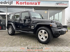 Jeep Wrangler Unlimited - 3.8 Sahara Black Monster/automaat/airco/cruise control/nieuwstaat