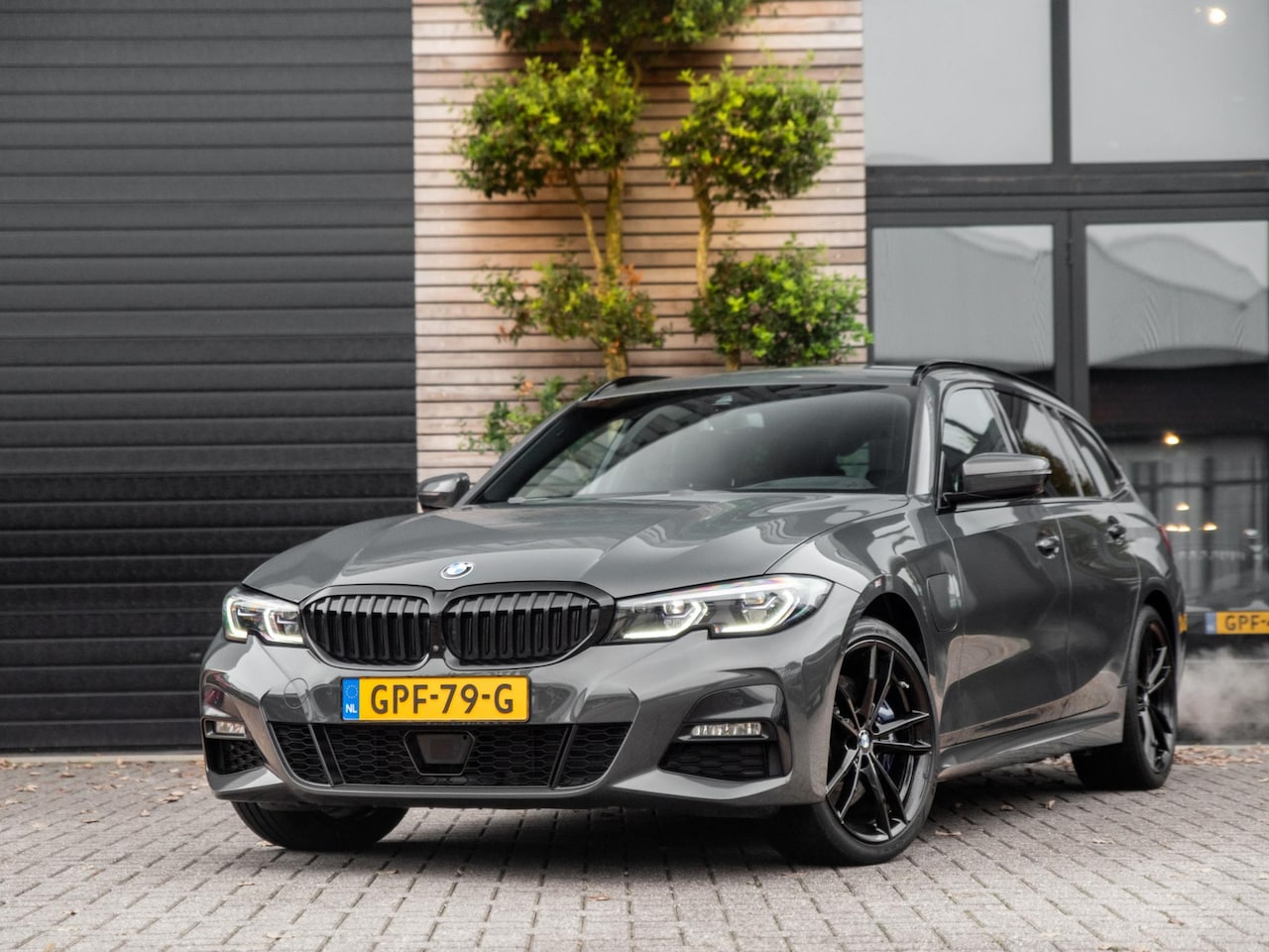 BMW 3-serie Touring - 330e High Executive M-Pakket ACC Leer 360 - AutoWereld.nl